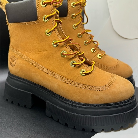 Timberland Sky platform lace-up boots | NWOT | size 7 - Picture 2 of 5
